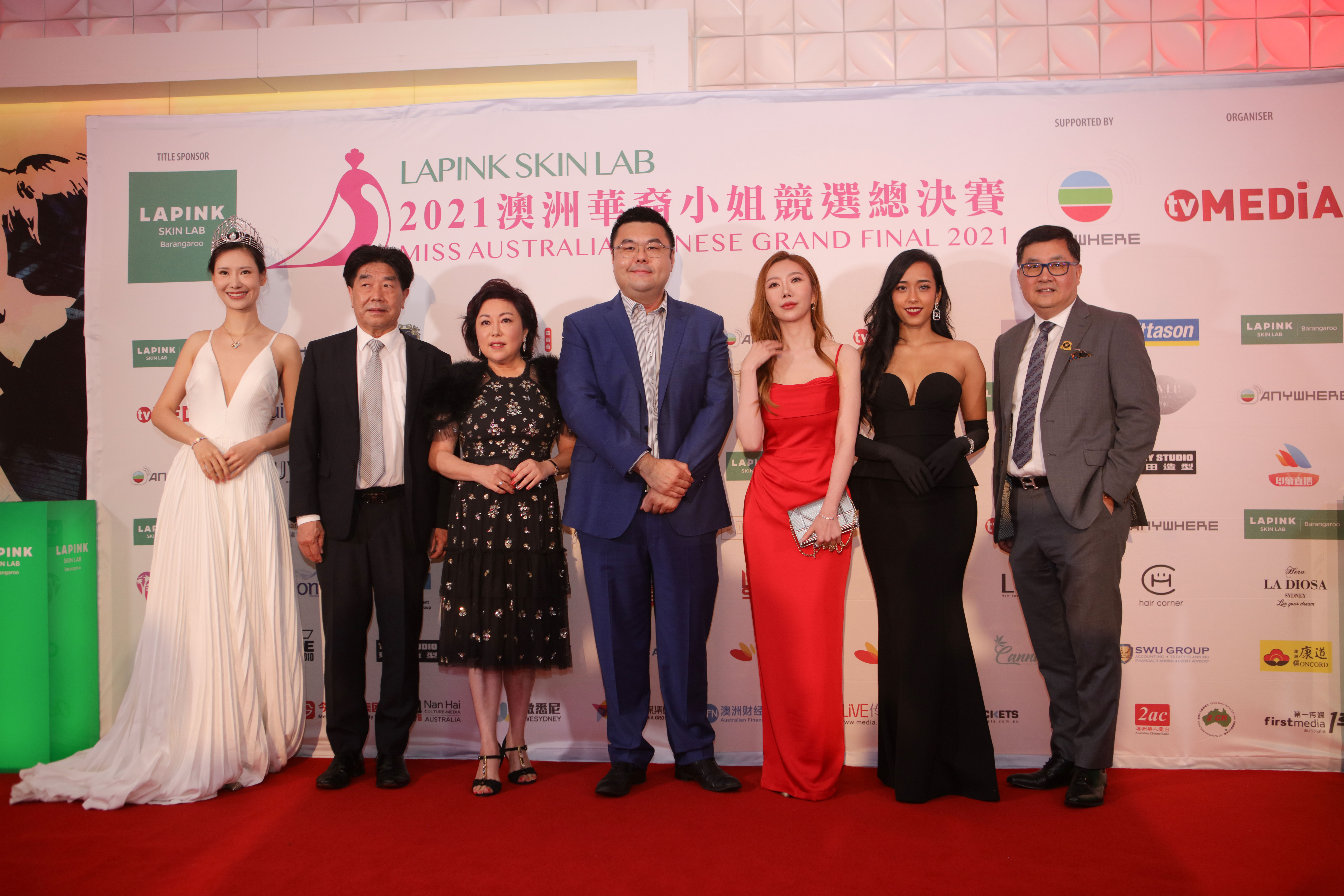 圖19. 活動主辦TVB Anywhere 澳洲銷售總經理張智傑與大會評判合照.jpg